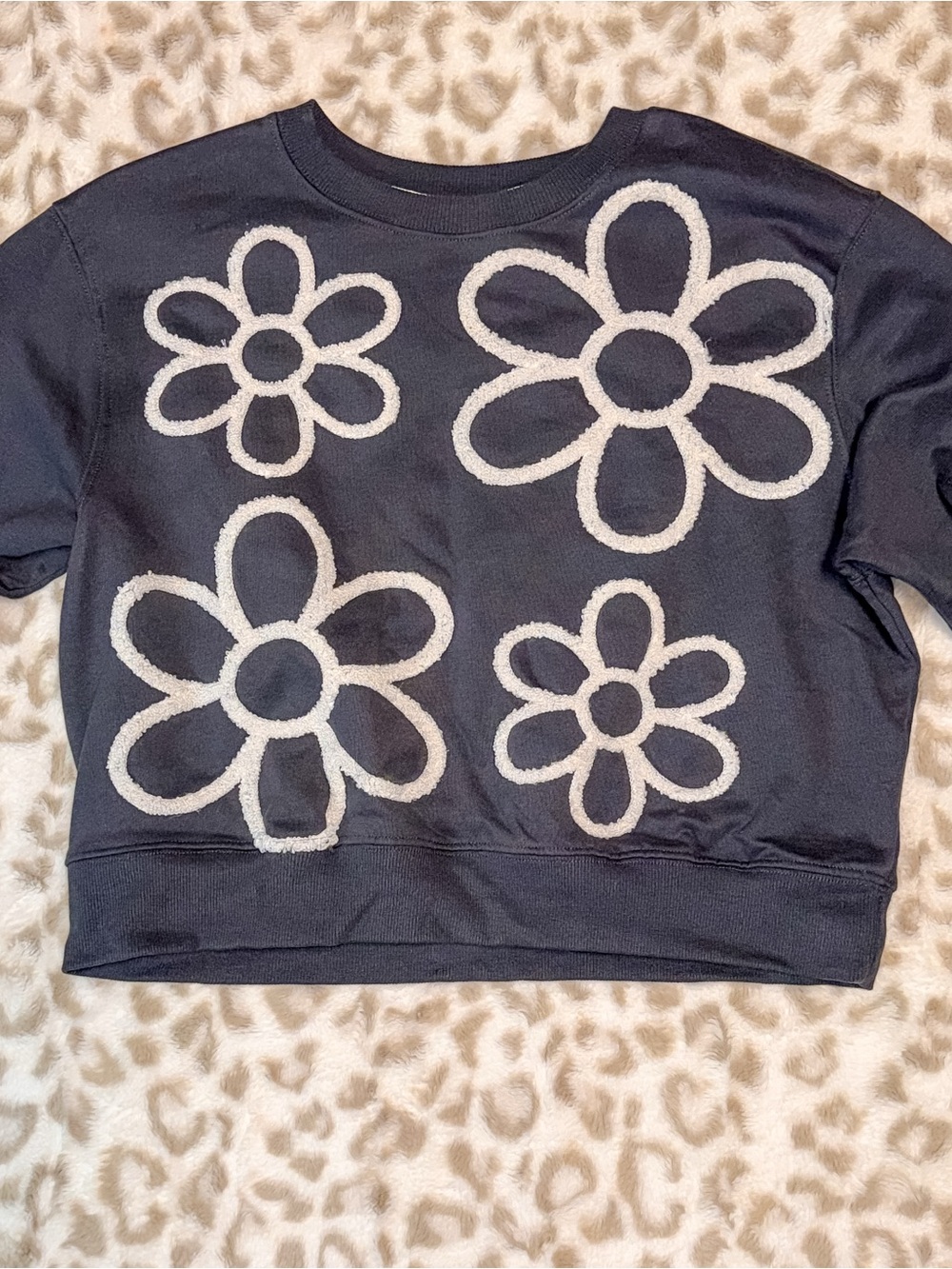 Women's Dark Navy Floral Appliqué Short Sweatshirt